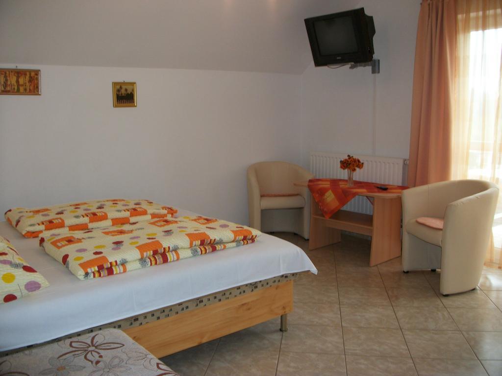 Eden Vendeghaz Hotel Mişcolţ Exterior foto