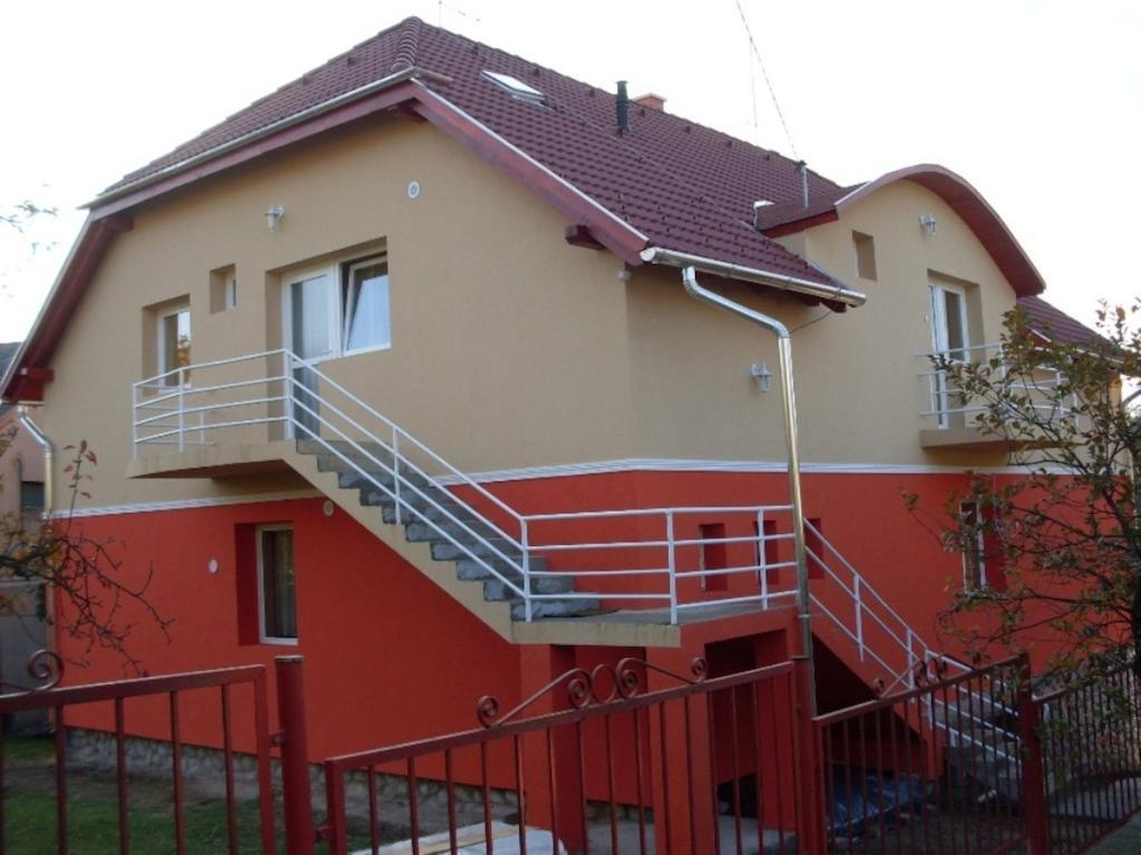 Eden Vendeghaz Hotel Mişcolţ Exterior foto